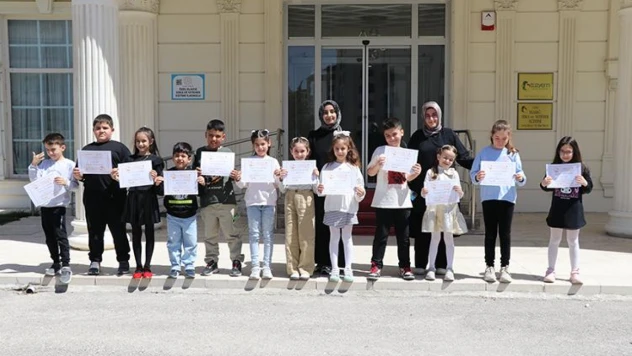 Milletvekili Keleş: 'Elazığımızın Geleceği Emin Ellerde' Diyerek Başarılı Öğrencileri Tebrik Etti