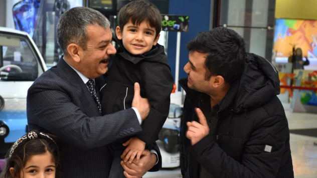 Milletvekili Keleş, Park 23'te Esnaf ve Vatandaşlarla Buluştu