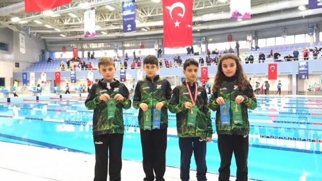 Gaziantep Kurtuluş Günü Yüzme Yarışı Düzenlendi
