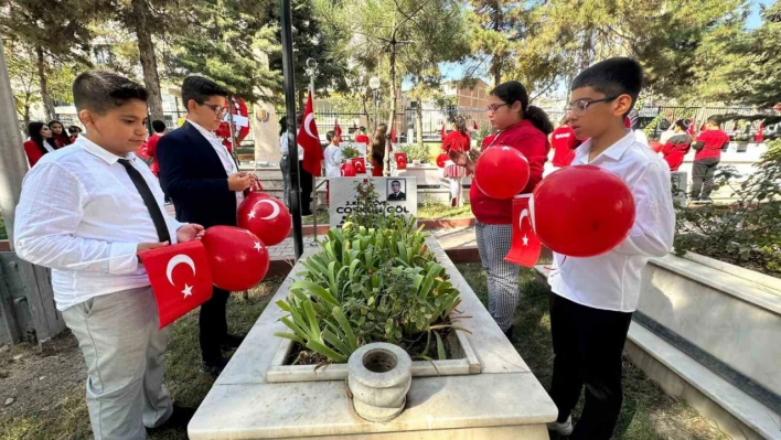 Cumhuriyet'in 100. Yılında Coşku, Hüzün Ve Gurur Bir Arada