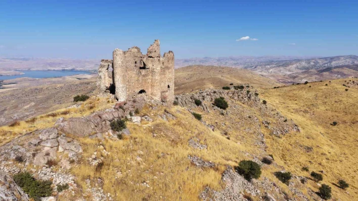 Dağcılar ve tarih tutkunları bin yıllık Mor Ahron Manastırı'nda buluştu