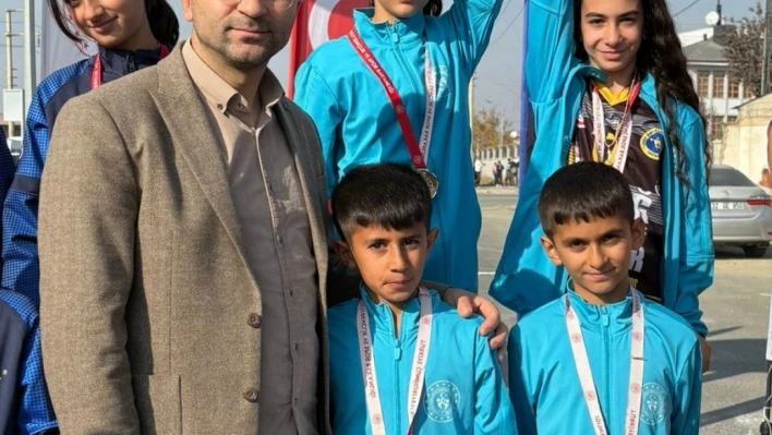 Elazığ 1. etap kros yarışmasında bölge birincisi