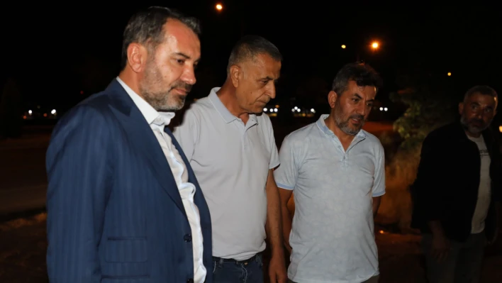 Elazığ Belediyesi Ekipleri, Gece Yarısı Ana İsale Su Hattında Yaşanan Arızaya Müdahale Etti