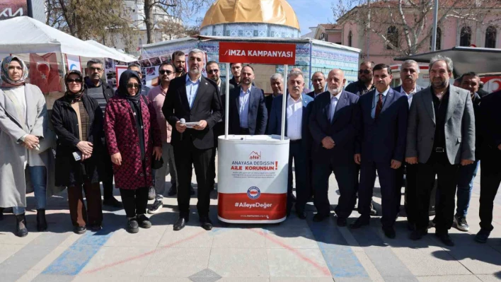 Elazığ'da 'Anayasa Değişsin, Aile Korunsun' kampanyası