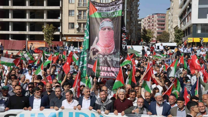 Elazığ'da 'Sumud Filosu' için yürüyüş yapıldı