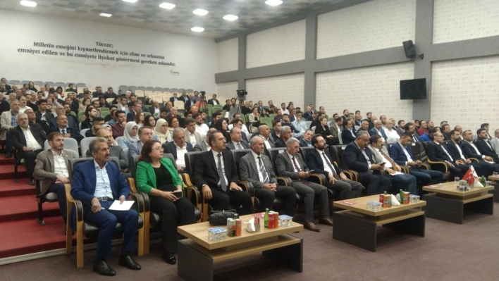 Elazığ'da Akıllı Şehirler ve Akıllı Belediyecilik Uygulamaları Konulu Panel Düzenlendi