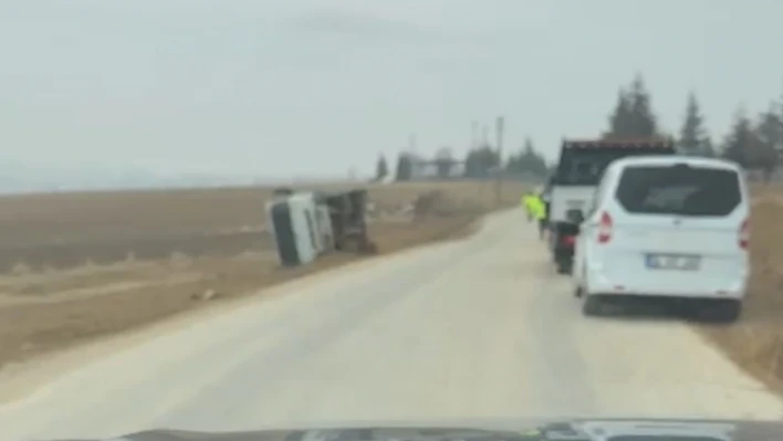 Elazığ'da araç yan yattı