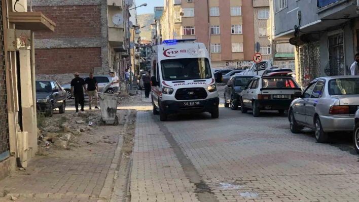 Elazığ'da bıçaklı kavga:1