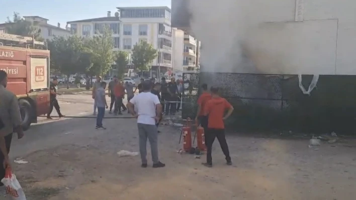 Elazığ'da depo yangını