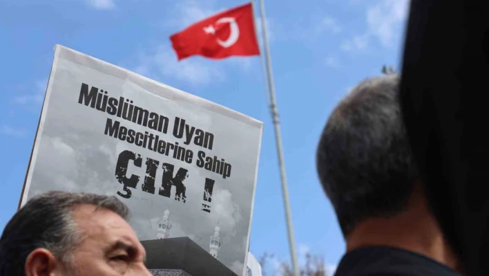 Elazığ'da, Filistin'de hayatını kaybedenler için gıyabi cenaze namazı