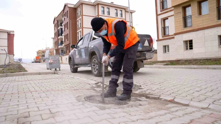 Elazığ'da ilaçlama çalışmaları sürüyor