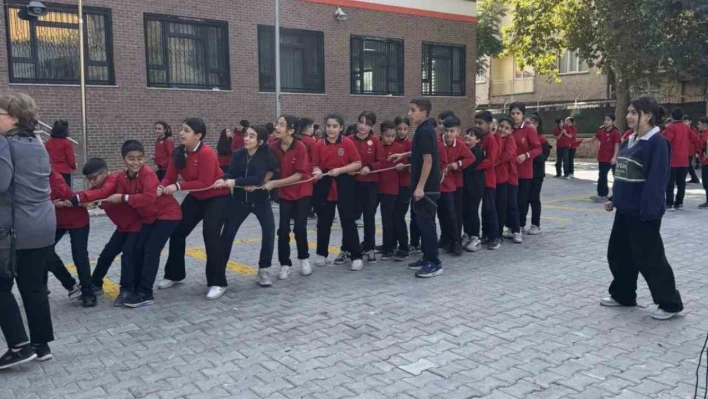 Elazığ'da öğrenciler geleneksel oyunlar ile eğleniyor