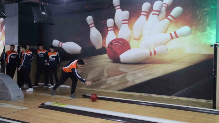 Elazığ'da okullararası bowling müsabakası sona erdi