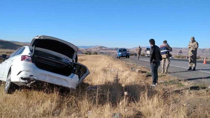 Elazığ'da otomobil takla attı: 2 yaralı