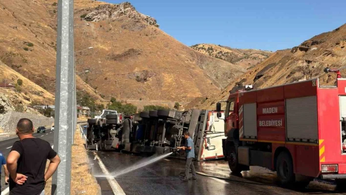 Elazığ'da tır devirdi: 1 yaralı