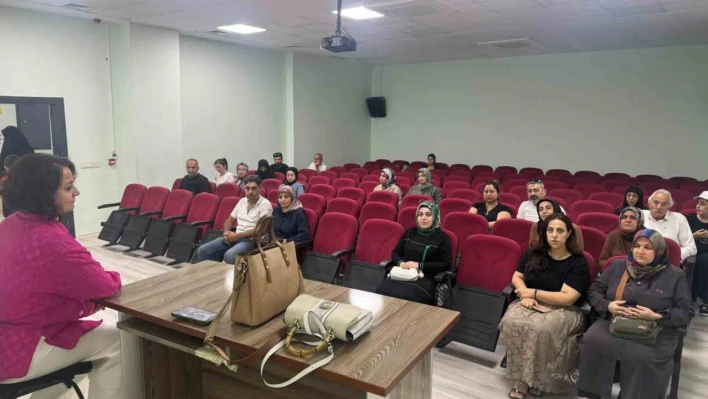 Elazığ'da veliler  ile tanışma toplantısı düzenlendi