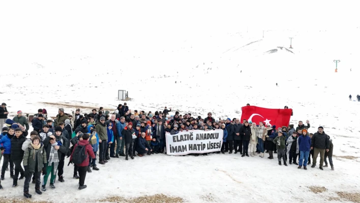 Elazığ Merkez Anadolu İmam Hatip Lisesi Öğrencileri Hazarbaba Kayak Merkezi'nde