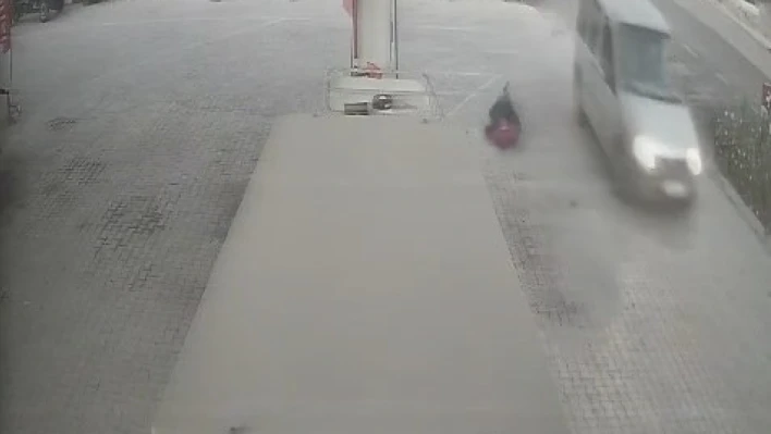 Eniştesine araçla çarpıp kaçtı: O anlar kameraya yansıdı