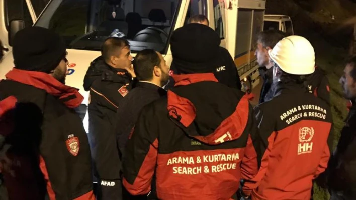 İLK MÜDAHALE İHH ARAMA KURTARMA EKİBİ'NDEN