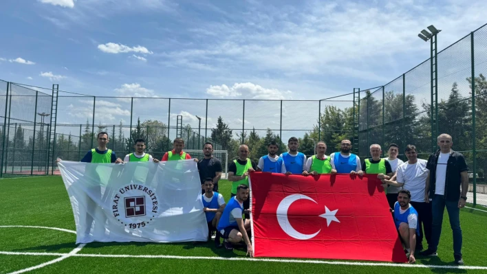 Rektör Prof. Dr. Göktaş, Öğrencilerin Futbol Maçı Teklifine Kayıtsız Kalmadı