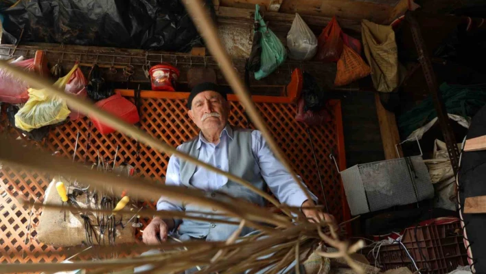 Teknolojiye ayak uydurdu unutulmaya yüz tutmuş semerciliği ayakta tutuyor