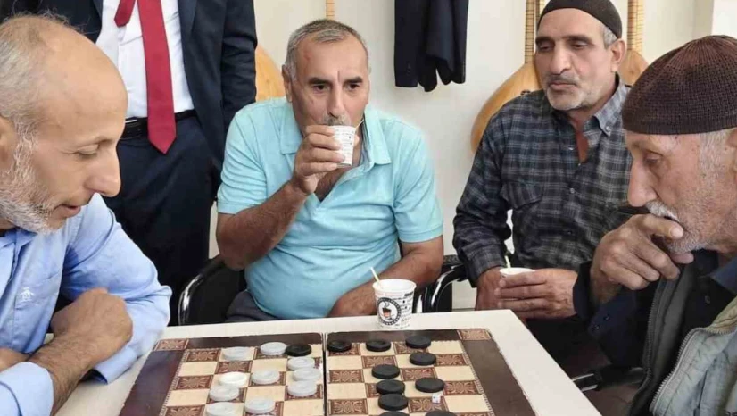 Arıcak'ta  dama turnuvası başladı