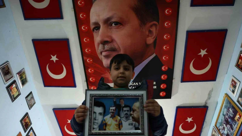 Böyle Erdoğan sevgisi görülmedi, evini adeta müzeye çevirdi, yeğenine adını verdi