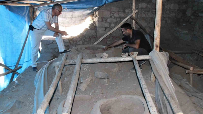 (Düzeltme) Türkiye'de benzeri yok, 700 yıllık metal atölyesi keşfedildi