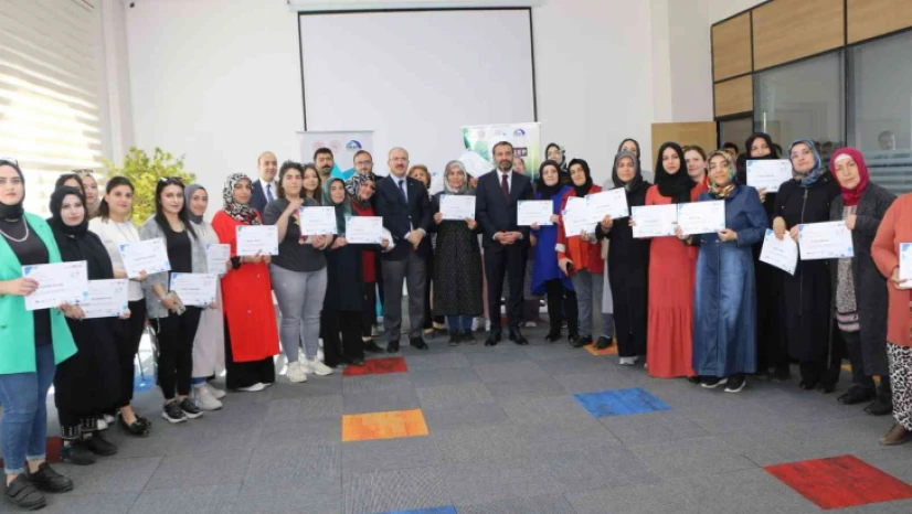 Elazığ'da genç çiftçilere sertifikaları verildi