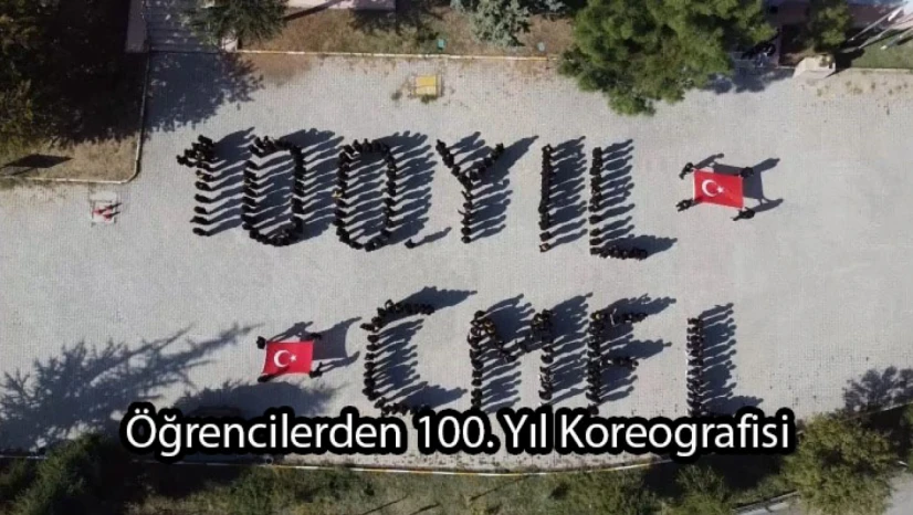 Öğrencilerden 100. Yıl Koreografisi