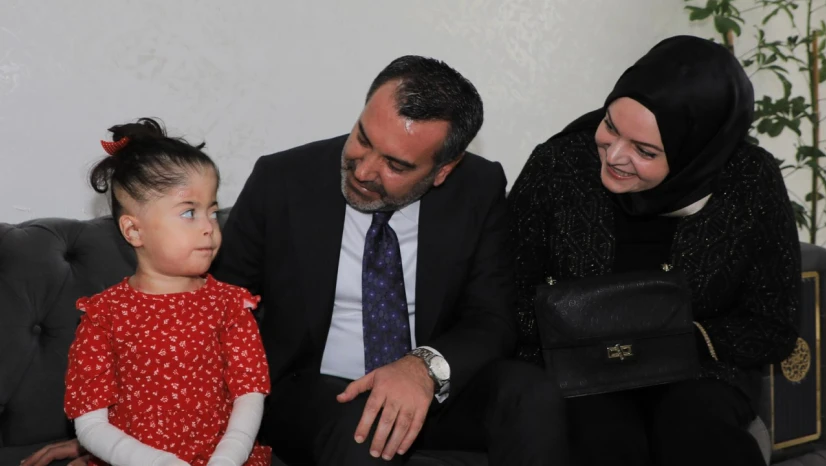 Şahin Şerifoğulları, 8 yaşındaki kelebek hastası Fatma Aydın'ın çağrısını karşılıksız bırakmadı