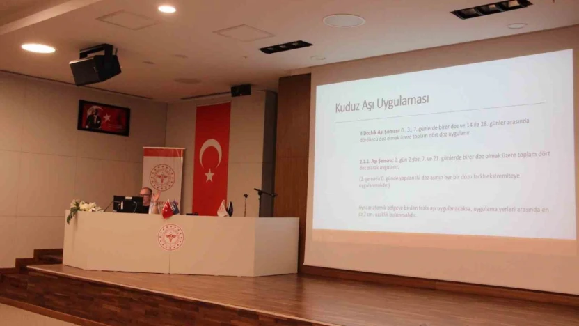 Elazığ'da sağlık personeline kuduz riskli temas ve aşı profilaksisi eğitimi