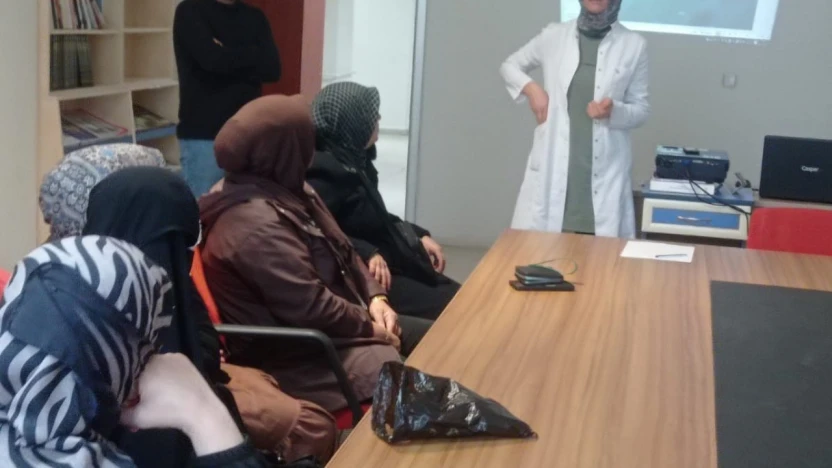 Elazığ'da vatandaşlara sağlık bilgilendirmesi