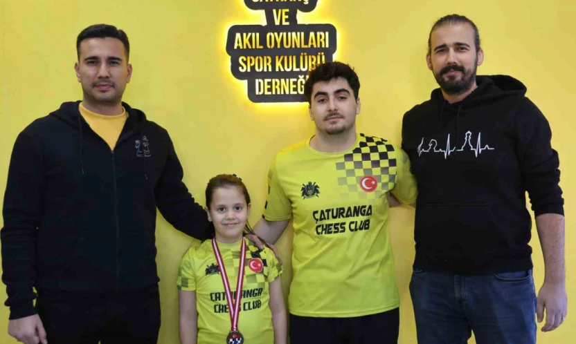 Açtıkları satranç kulübüyle milli takıma sporcu yetiştiriyorlar