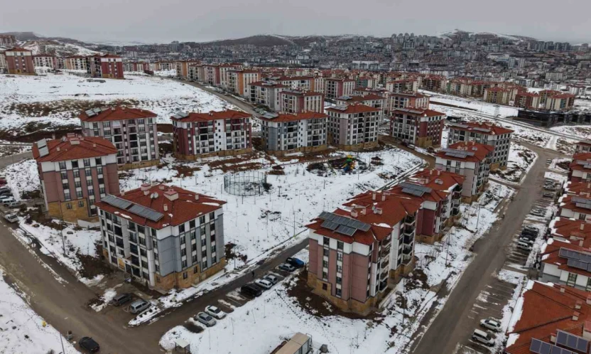 Asrın inşasında Elazığ'da 14 bin konut yapıldı