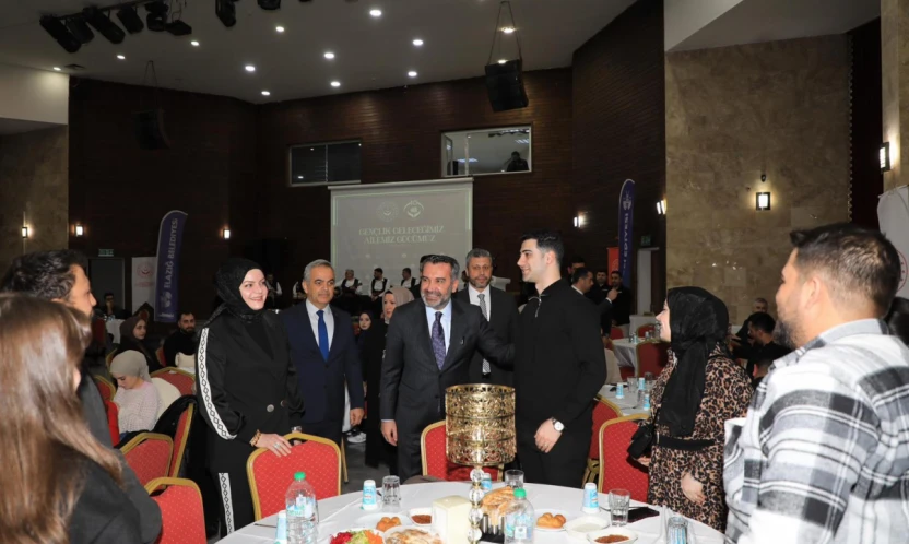 Bakan Göktaş'tan Başkan Şerifoğullari'na Övgü Dolu Sözler 'Sosyal Belediyeciliğin En Güzel Örneklerindensiniz'