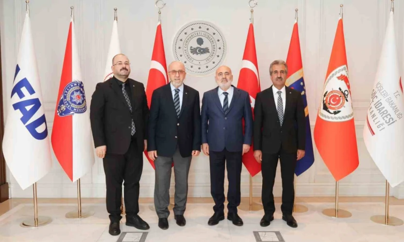 Başkan Dumandağ, bakan yardımcılarıyla bir araya geldi