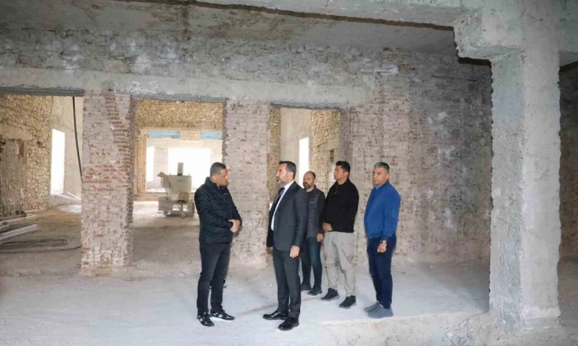 Başkan Şerifoğulları, tarihi öğretmenevinde çalışmaları inceledi