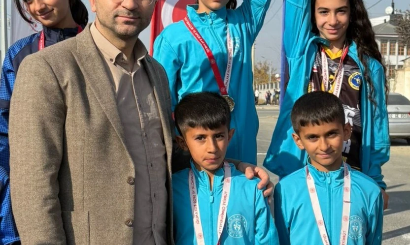 Elazığ 1. etap kros yarışmasında bölge birincisi