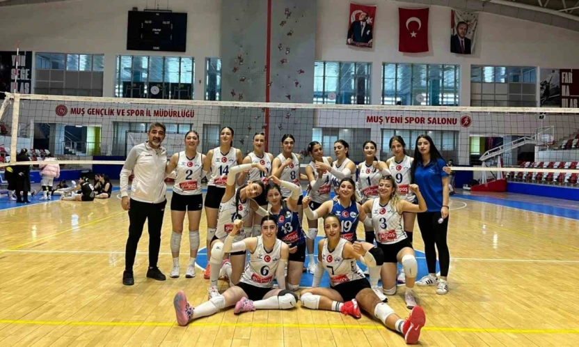 Elazığ Belediyespor  Kadın Voleybol Takımı, deplasmandan galibiyetle  ayrıldı