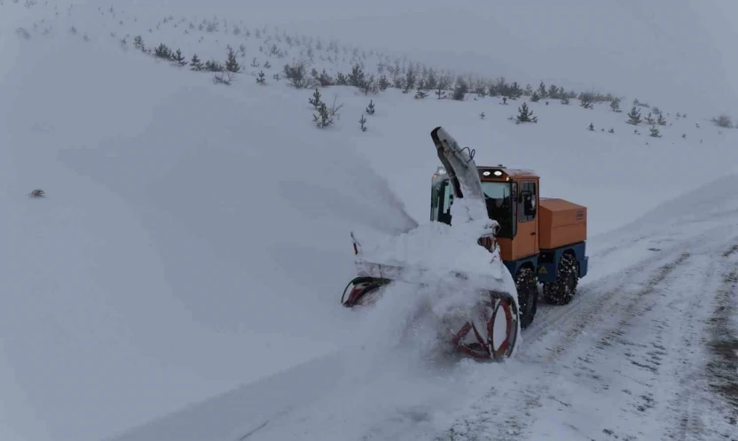 Elazığ'da 113  köy yolunda çalışmalar sürüyor