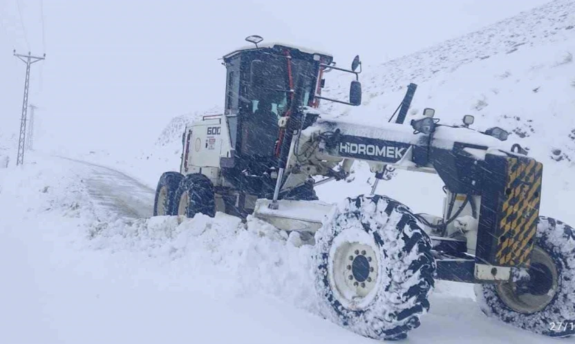 Elazığ'da 323 köy yolu ulaşıma kapandı
