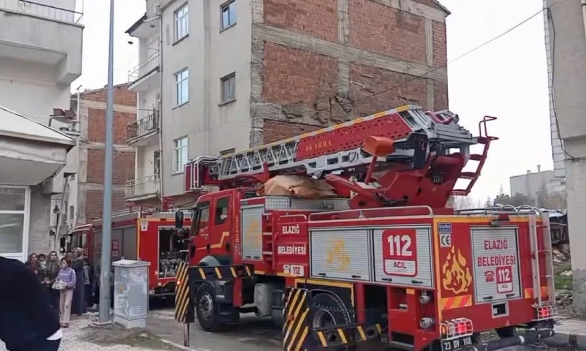 Elazığ'da ev yangını
