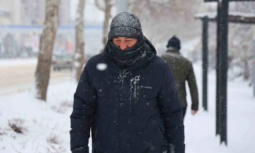 Elazığ'da kar yağışı etkisini sürdürüyor