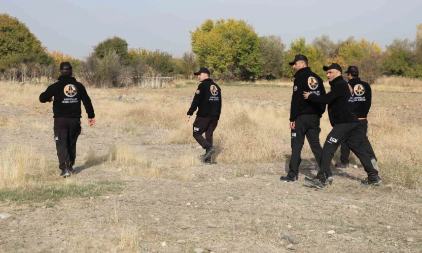 Elazığ'da kayıp çocuğu 250 kişilik ekip arıyor