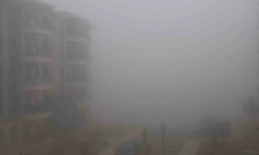 Elazığ'da sis etkisini sürdürüyor