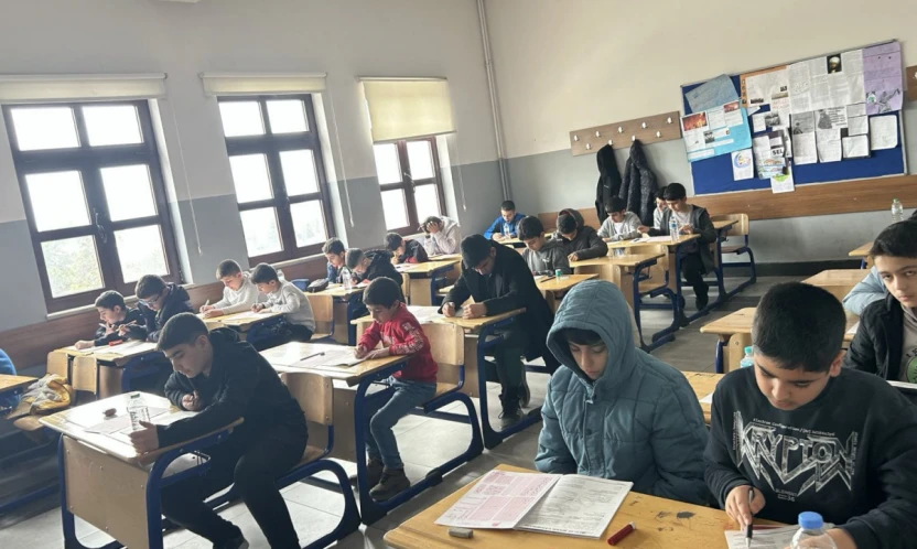 Elazığ'da Siyer Yarışmasına Büyük İlgi: 4 Bin Gönül Peygamber Sevgisi İçin Buluştu