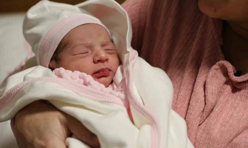 Elazığ'da yeni yılın ilk dakikalarında 4 bebek dünyaya geldi