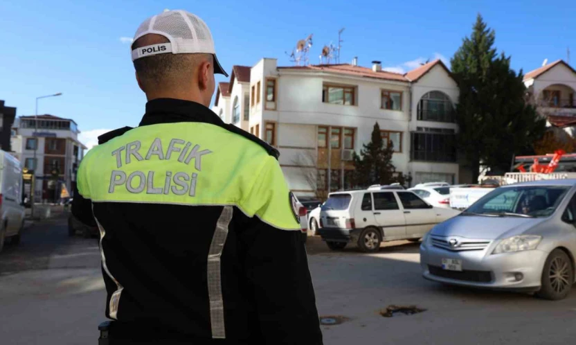 Elazığ'da yoğun bölgelerde trafik denetimi
