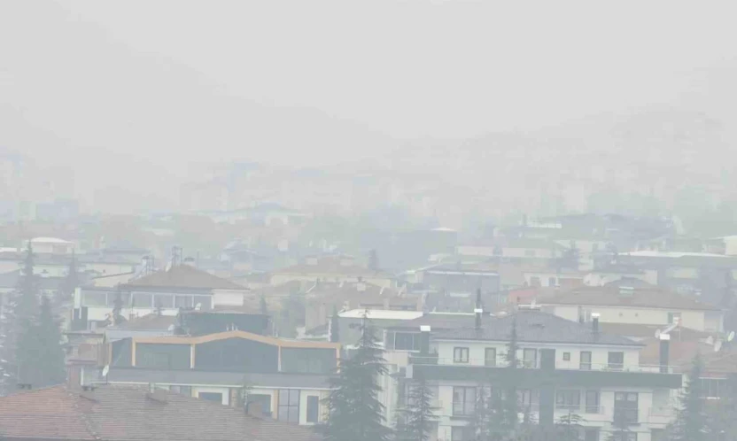 Elazığ'ın yüksek kesimlerinde sis etkili oluyor